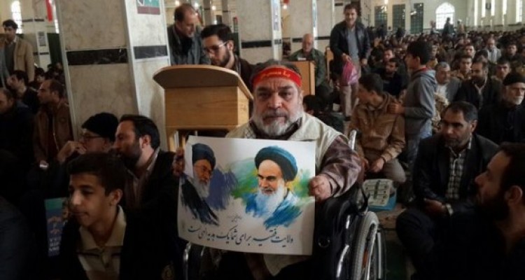 	تجمع با شکوه ۹ دی در مسجد جامع کرمانشاه برگزار شد 