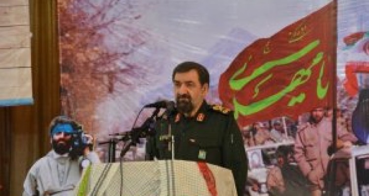 	غرب زده ها اجازه ورود اسلام و انقلاب را به صنعت و بانکداری ندادند 