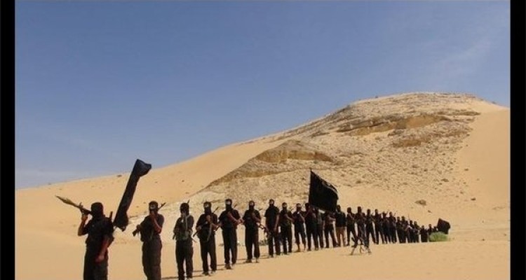 حمله به مرکز ایست بازرسی ارتش مصر/ ۱۳ نفر کشته شدند