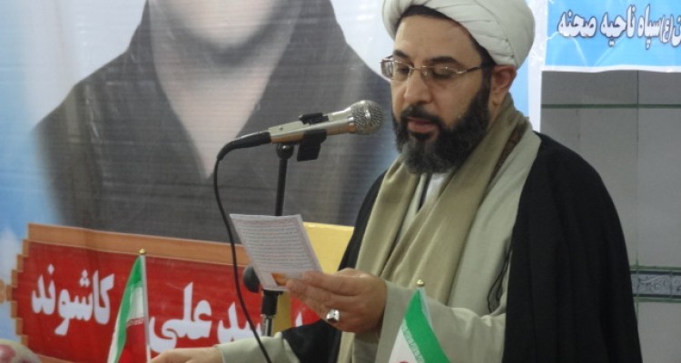 شهید صید علی ترکاشوند قبل از سن بلوغ به شهادت رسیده است/در روز قیامت مسئولین خیلی سخت باید پاسخ شهدا را دهند 