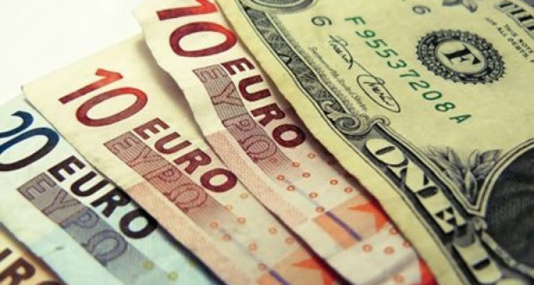 دلار سقوط کرد/ یورو و پوند افزایش یافتند
