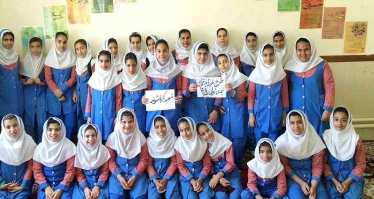 اولین پایگاه سیار دندان پزشکی در مدرسه ی شاهد حضرت رقیه شهر صحنه ایجاد شد / پوشش صد در صدی مرحله ی دوم فلوراید تراپی