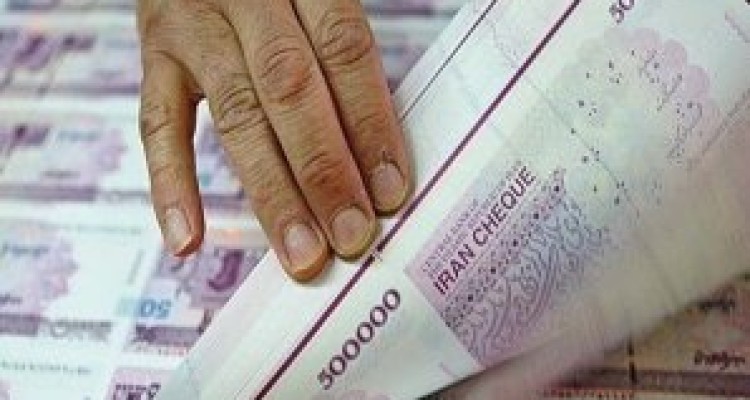  عامل توزیع چک پول تقلبی در کرمانشاه به دام پلیس افتاد 