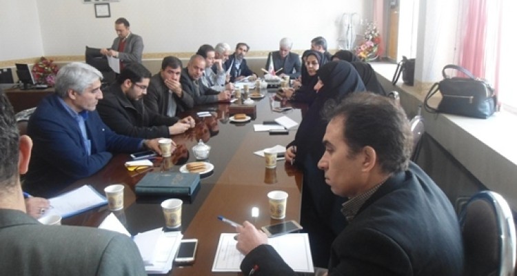 معلمان نقش بسیار مهمی در نهادینه کردن اصول و دستاورد های انقلاب اسلامی در مدارس دارند