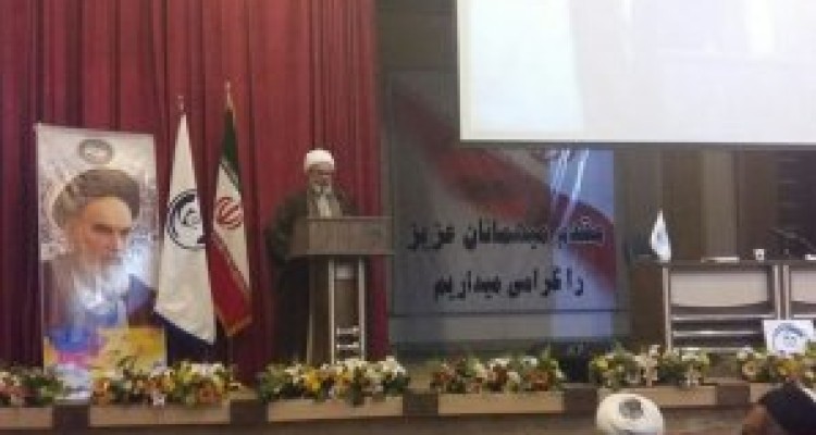	علمای اهل سنت اولین کسانی هستند که مقابل تکفیری‌ها می‌ایستند 