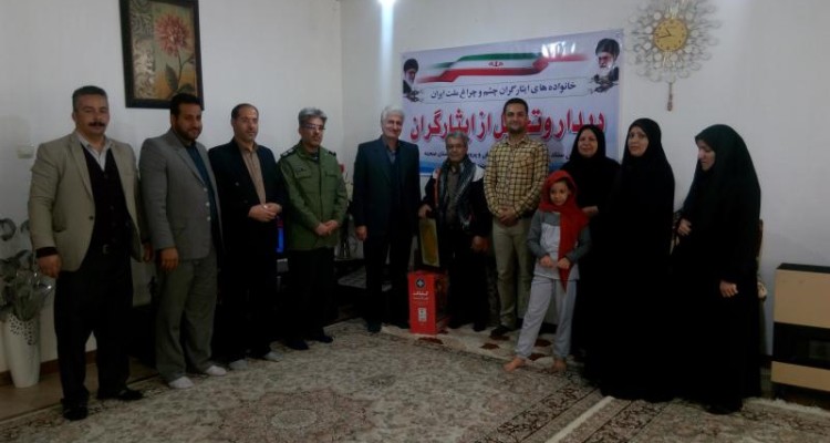 به مناسبت گرامیداشت دهه مبارک فجر از خانواده ایثارگران شهرستان صحنه سرکشی به عمل آمد + تصویر