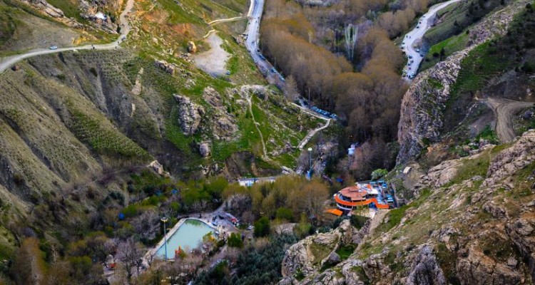  محوطه سراب دربند برای نوروز 96 آماده سازی می شود