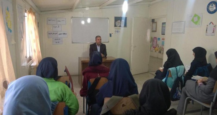 گرامیداشت روز شهید در مدارس بخش دینور برگزار شد + تصویر