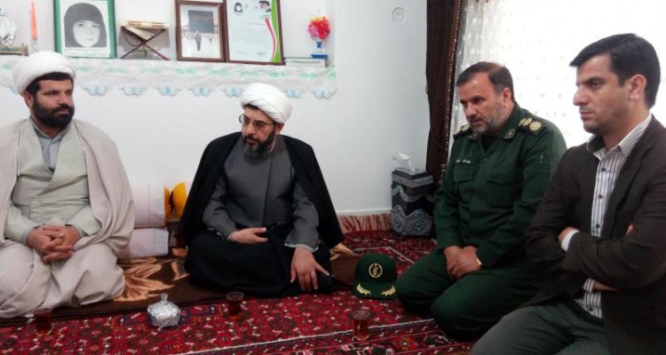 امام جمعه صحنه : شهدا مایه افتخار ملت ایران هستند/ سرهنگ عظیمی :شهیدان ، طلایه داران عرصه مقاومت و ایثار هستند