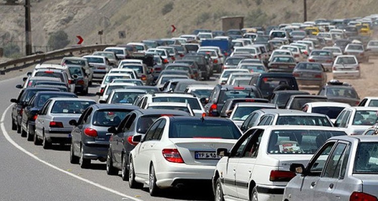 بارش باران در محورهای ۷ استان/ ترافیک درچالوس، فیروزکوه و هراز 