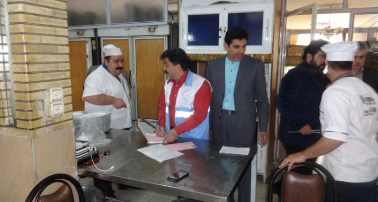 بازرسی رستوران‌ها و مراکز پذیرایی شهرستان صحنه در ایام نوروز در حال انجام است