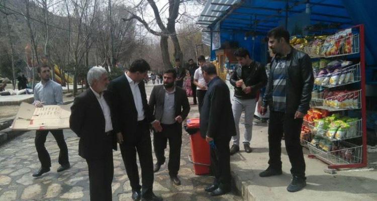 شهردار و اعضاء شورای اسلامی شهر صحنه از غرفه های نوروزی شهرستان صحنه بازدید کردند