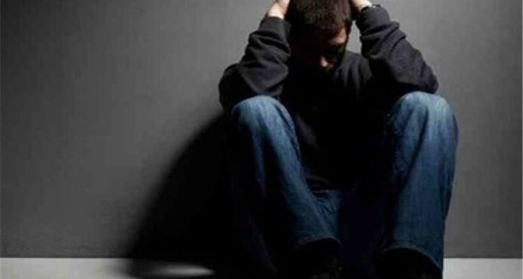 افراد «افسرده» را بشناسیم/ علامت اصلی افسردگی