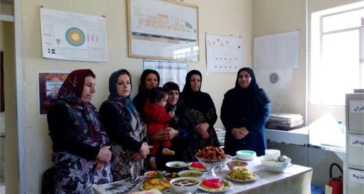جشنواره غذای سالم در روستای سراب شهرستان صحنه برگزار شد