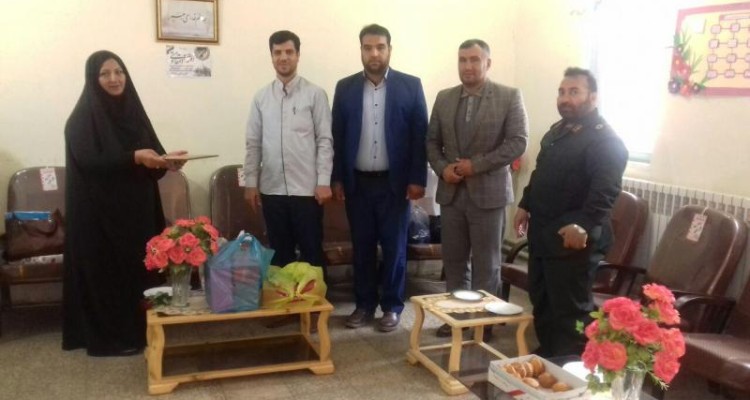 فرماندهی و جمعی از پایوران سپاه ناحیه صحنه با مدیران مدارس سطح شهر دیدار کردند