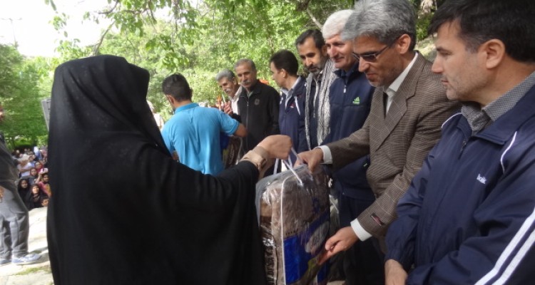 همایش پیاده روی خانوادگی به مناسبت گرامیداشت روز جوان در صحنه برگزار شد