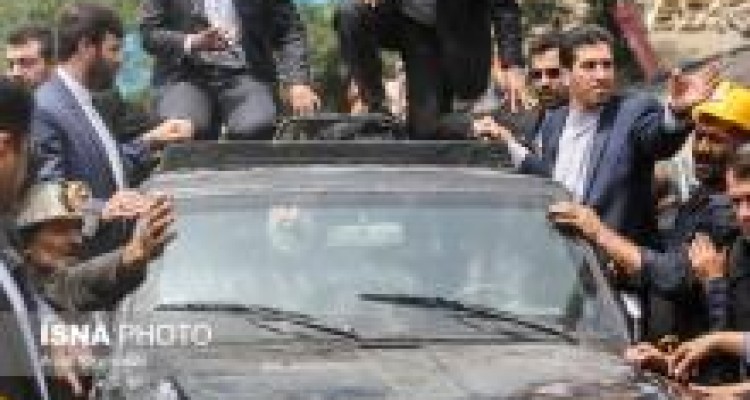 	اعتراض شدید معدنچیان یورت به رئیس جمهور/ روحانی مجبور به ترک معدن شد 