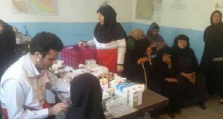 	توزیع داروی رایگان در مناطق محروم گیلانغرب/ویزیت ۷۸ نفر 
