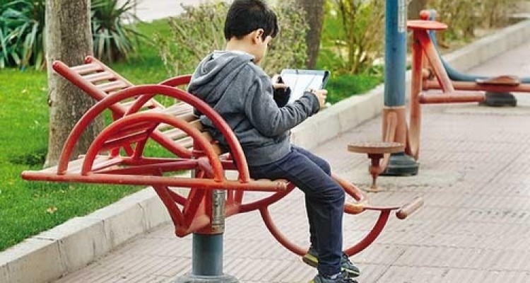 فضای مجازی، تغییر سبک زندگی و پدیده شکاف نسل‌ها