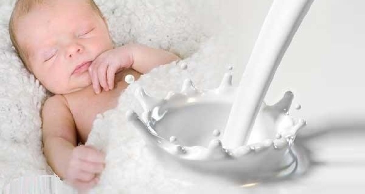 شیر مادر برای سلامت روده های نوزاد مفید است