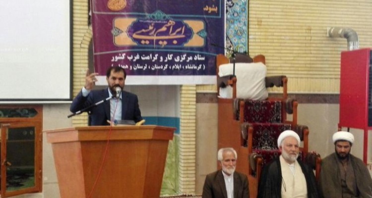 مسئولین تنها به فکر اشتغال افراد وابسته به خودشان نباشند 