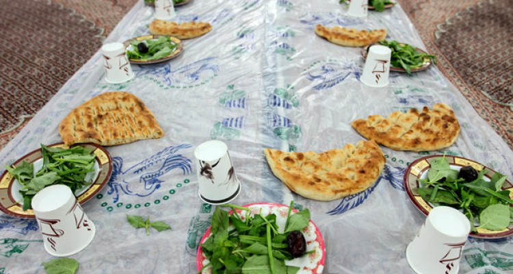 مواد غذایی که تشنگی را از روزه داران دور نگه می دارد