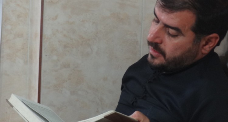 	مراسم شب پر برکت قدر در مساجد ومکان های متبرکه شهرستان صحنه برگزار شد 
