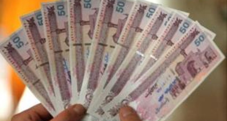 توزیع اسکناس و چک پول های تقلبی توسط جاعلان اسکناس در بازار سنقر 