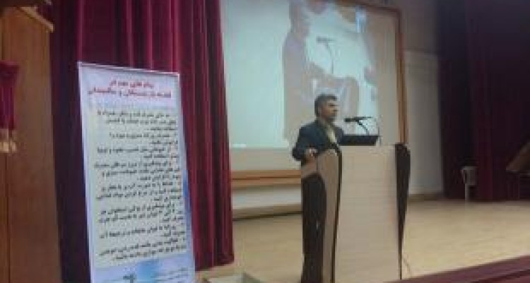 نخستین همایش بهداشت و تغذیه سالم بازنشستگان در کرمانشاه برگزار شد 