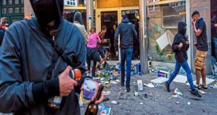 اعتراض مردم هامبورگ نسبت به نشست جی ۲۰