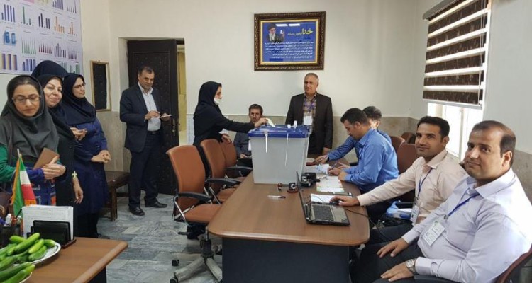 همزمان با سراسر کشور انتخابات نظام پزشکی در صحنه برگزار شد + تصویر