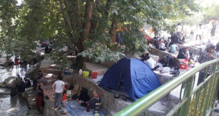 حضور چندین هزار نفری گردشگران داخلی و خارجی از دربند صحنه + تصویر
