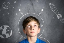  با خیالپردازی کودکان چه برخوردی داشته باشیم؟ 