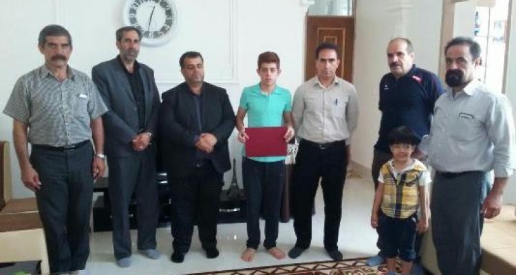 دانش آموزان ورزشکار و مدال آور شهرستان توسط مدیریت آموزش و پرورش شهرستان صحنه تقدیر شد
