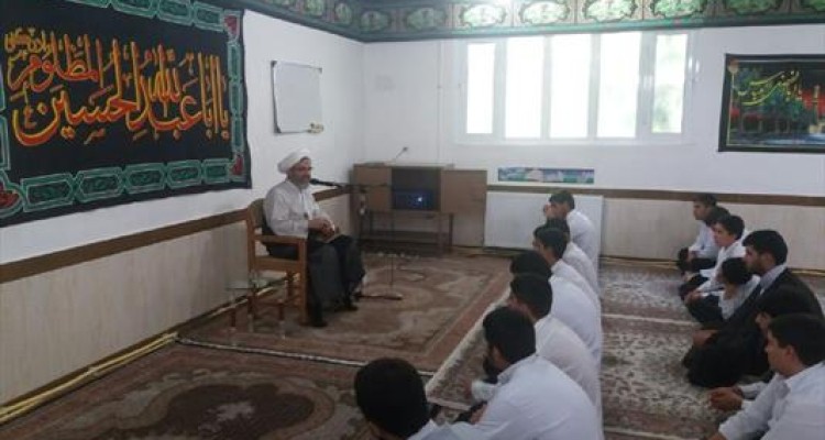  طلاب از سرمایه های معنوی بهره برداری کنند 