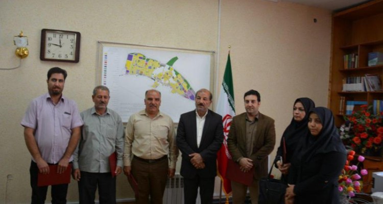 مراسم تجلیل ازمجریان تعاونیهای برترشهرستان صحنه انجام شد