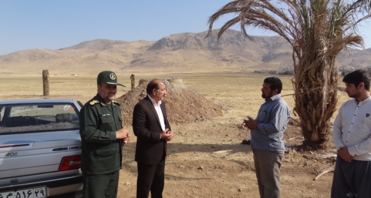 جمعی از مسئولین شهرستان صحنه از محل بازسازی واقعه غدیر خم بازدید کردند