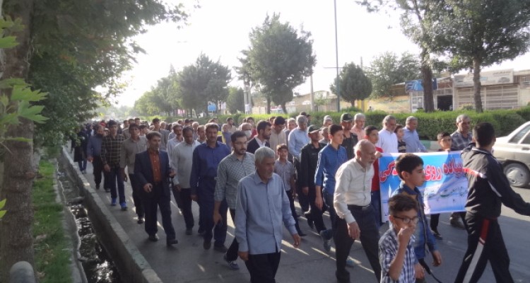 همایش بزرگ پیاده روی خانوادگی در صحنه به مناسبت هفته دفاع مقدس برگزار شد 