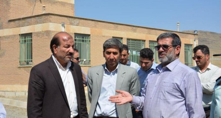 فرماندار شهرستان صحنه از طرح های اقتصادی بخش دینور بازدید کرد