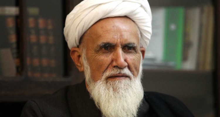 آیت الله حائری شیرازی در بیمارستان بستری شد