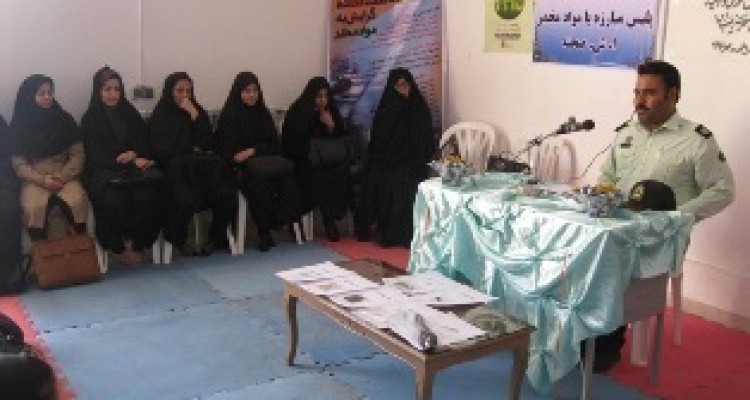 کلاس آموزشی و توجیهی مبارزه با مواد مخدر در بخش دینور برگزار شد