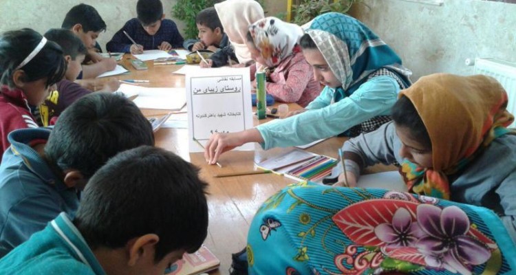 مسابقه نقاشی به مناسبت روز روستا در کتابخانه عمومی شهید باهنر کندوله برگزار شد