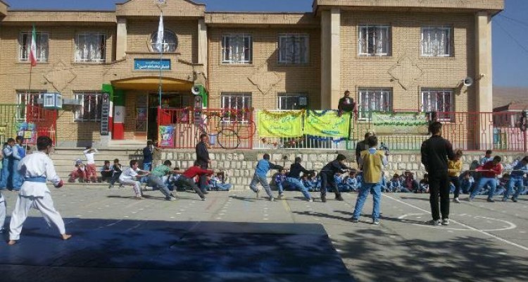 افتتاحیه المپیاد ورزشی درون مدرسه ای شهرستان صحنه برگزار شد