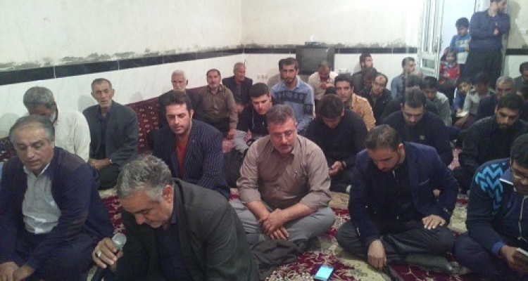 جمعی از بسیجیان گردان رزمی ذوالفقار با خانواده شهید محمدرضا احمدی دیدار کردند