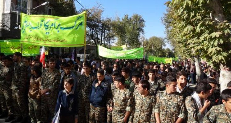 	راهپیمایی یوم الله 13 آبان در شهرستان صحنه برگزار شد 