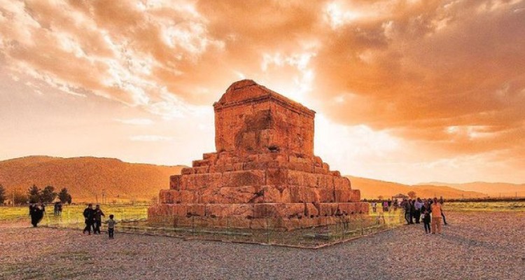 روز کوروش مشخص می شود/ ۷ آبان جعلی است