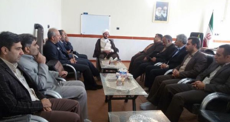 فرهنگیان شهرستان صحنه با امام جمعه این شهرستان دیدار کردند