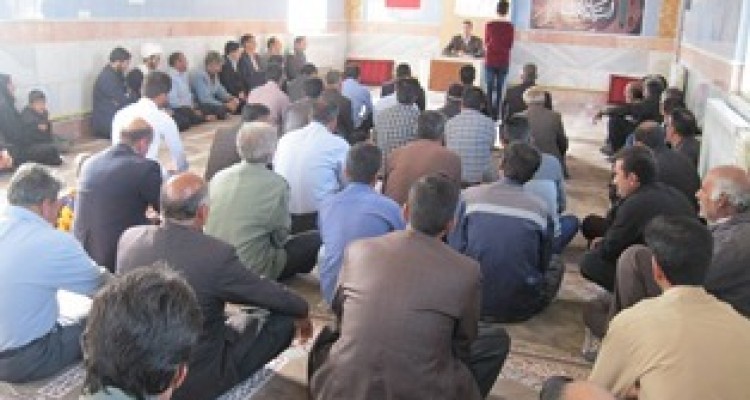 نشست هدایت تحصیلی و مشاوره دانش آموزان دبیرستان پسرانه عدالت دینور برگزار شد