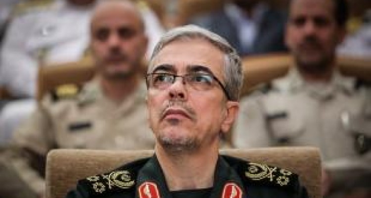 سرلشکر باقری برای بازدید از مناطق زلزله زده وارد کرمانشاه شد 