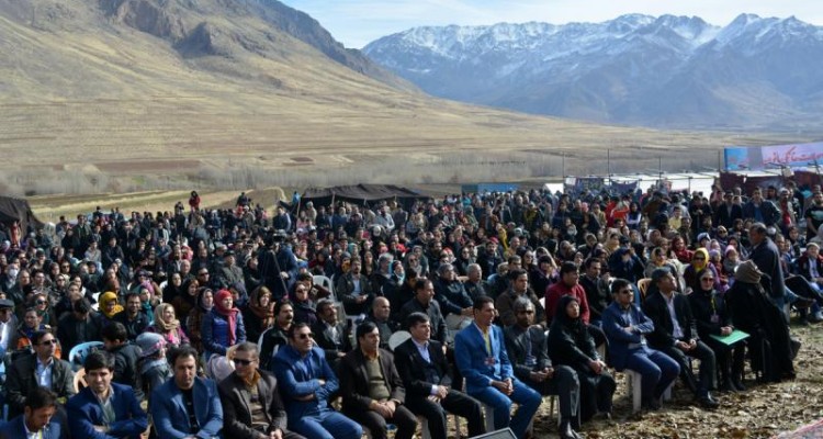 جشنواره " گلاریژان " در روستای هالان شهرستان صحنه برگزار شد